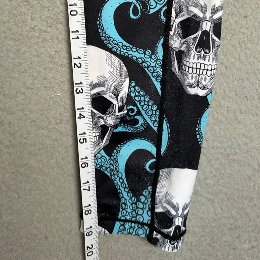 CVG Kraken Skull Octopus Cropped Leggings XS Side Pockets Gothic Activewear NWOT